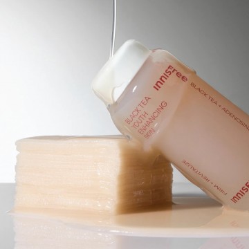 Black tea youth enhancing skin texture