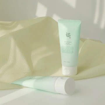 Green plum refreshing cleanser 3