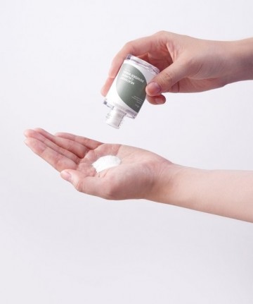 Isntree mugwort calming powder wash